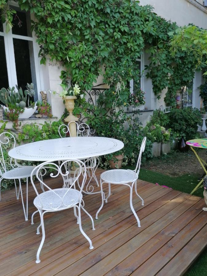 Bed and Breakfast Au Relais Fleuri Gilette Esterno foto