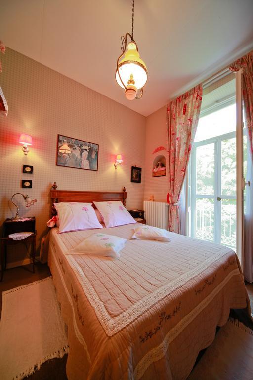 Bed and Breakfast Au Relais Fleuri Gilette Esterno foto