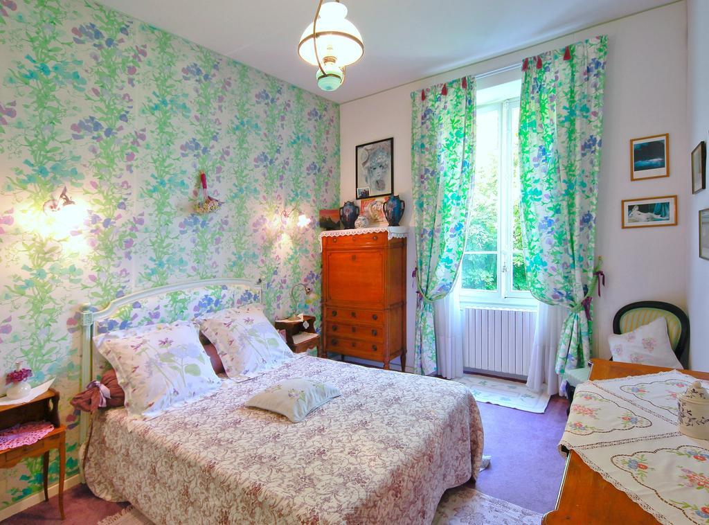 Bed and Breakfast Au Relais Fleuri Gilette Esterno foto